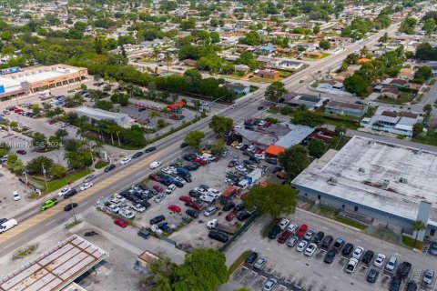 Propiedad comercial en venta en Miami Gardens, Florida № 1329718 - foto 8