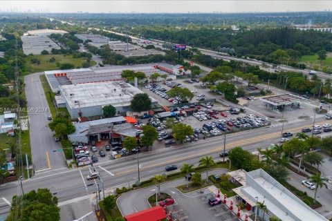 Propiedad comercial en venta en Miami Gardens, Florida № 1329718 - foto 2