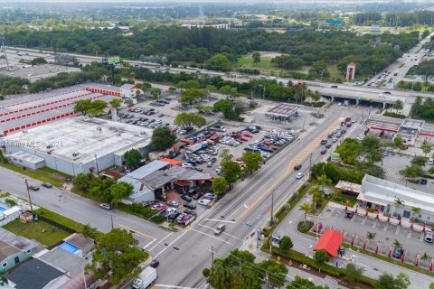 Propiedad comercial en venta en Miami Gardens, Florida № 1329718 - foto 3