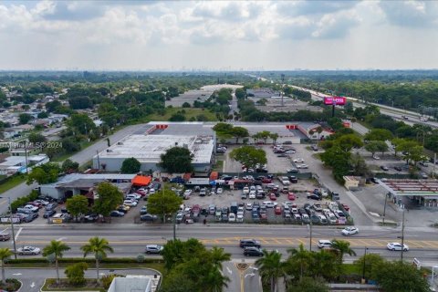 Propiedad comercial en venta en Miami Gardens, Florida № 1329718 - foto 1