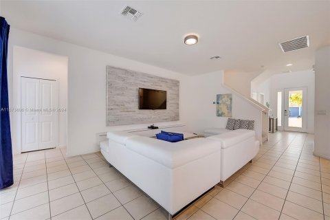 Villa ou maison à vendre à Kissimmee, Floride: 5 chambres, 282.61 m2 № 1138527 - photo 11