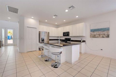 Villa ou maison à vendre à Kissimmee, Floride: 5 chambres, 282.61 m2 № 1138527 - photo 16