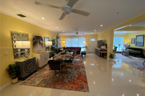 Villa ou maison à vendre à Hollywood, Floride: 2 chambres, 157.19 m2 № 1215690 - photo 6