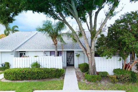 Villa ou maison à vendre à Boynton Beach, Floride: 2 chambres, 114.18 m2 № 1259563 - photo 1