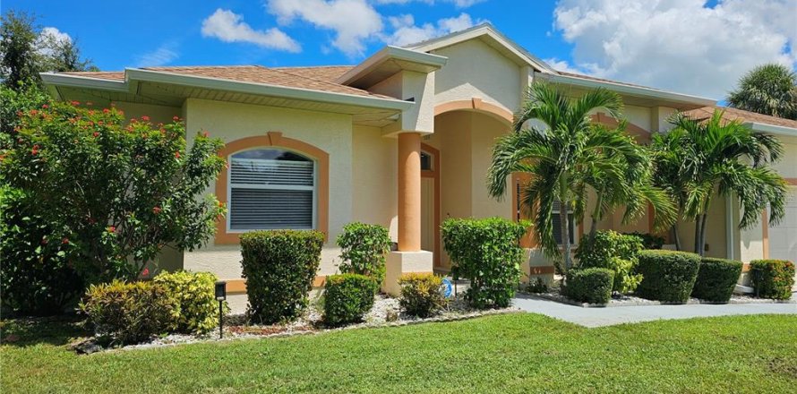 Casa en Port Charlotte, Florida 4 dormitorios, 232.63 m2 № 1346705