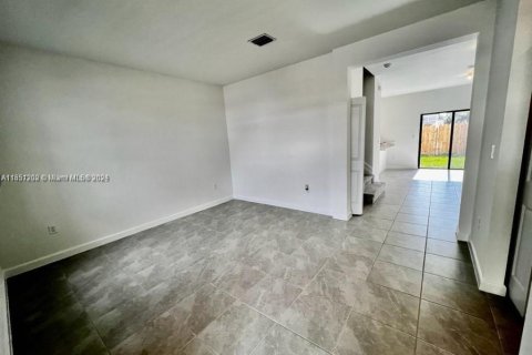 Casa en alquiler en Homestead, Florida, 3 dormitorios, 137.77 m2 № 1355138 - foto 3