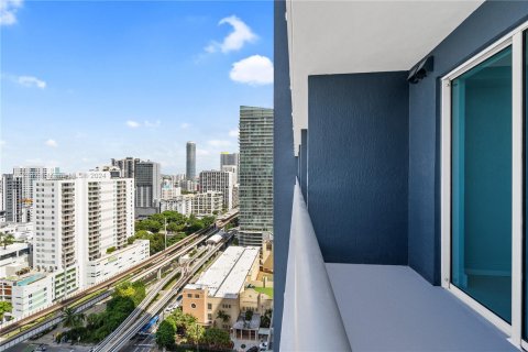 Condo in Miami, Florida, 1 bedroom  № 1355140 - photo 23