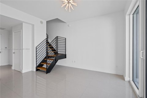 Condominio en alquiler en Miami, Florida, 1 dormitorio, 55.28 m2 № 1355140 - foto 9