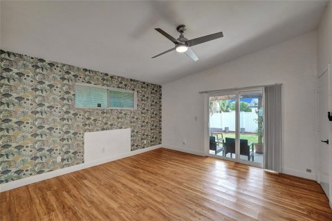 House in Dania Beach, Florida 3 bedrooms, 150.22 sq.m. № 1355104 - photo 17