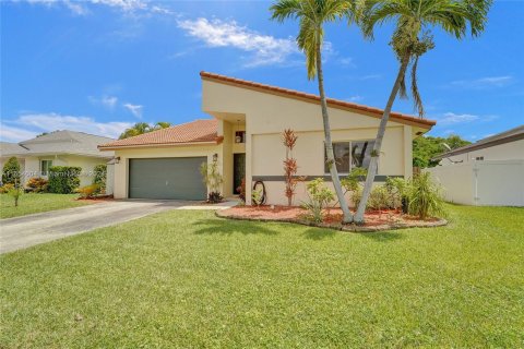 Villa ou maison à vendre à Dania Beach, Floride: 3 chambres, 150.22 m2 № 1355104 - photo 1