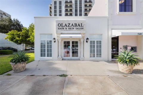 Immobilier commercial à vendre à Coral Gables, Floride № 670279 - photo 2