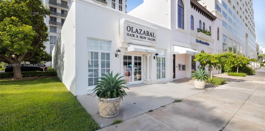 Immobilier commercial à Coral Gables, Floride № 670279