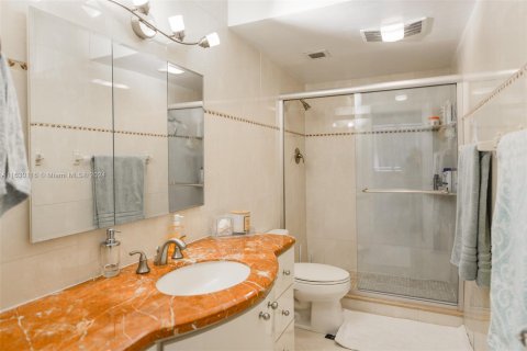 Condo in Hallandale Beach, Florida, 3 bedrooms  № 1290950 - photo 15