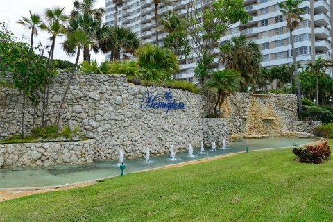 Condo in Hallandale Beach, Florida, 3 bedrooms  № 1290950 - photo 6