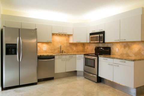 Townhouse in Palm Beach Gardens, Florida 3 bedrooms, 148.27 sq.m. № 934431 - photo 13