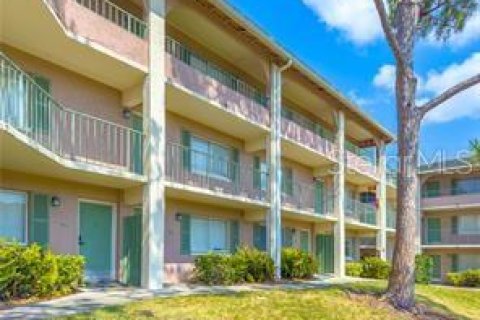 Condominio en alquiler en Altamonte Springs, Florida, 2 dormitorios, 92.16 m2 № 1359162 - foto 1