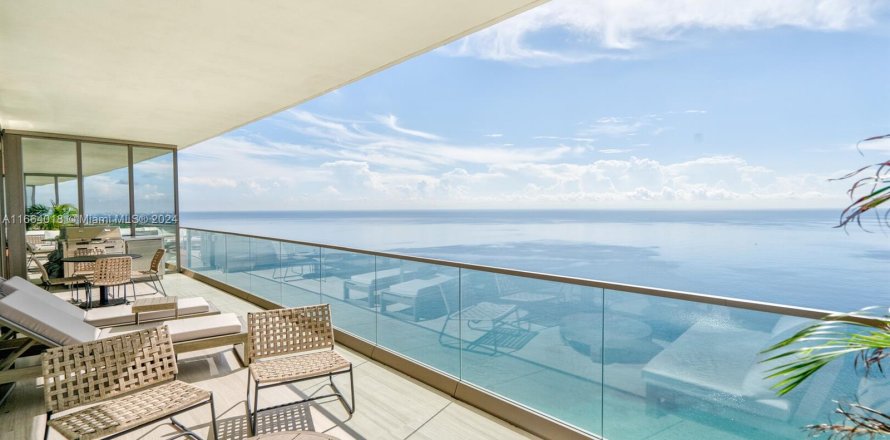 Condominio en Sunny Isles Beach, Florida, 4 dormitorios  № 1375609