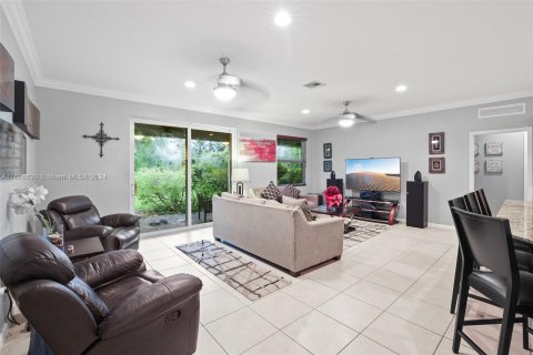 Casa en venta en Homestead, Florida, 4 dormitorios, 209.22 m2 № 1227559 - foto 9