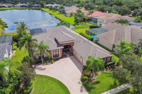 Villa ou maison à vendre à Land O' Lakes, Floride: 4 chambres, 367.89 m2 № 1387288 - photo 1