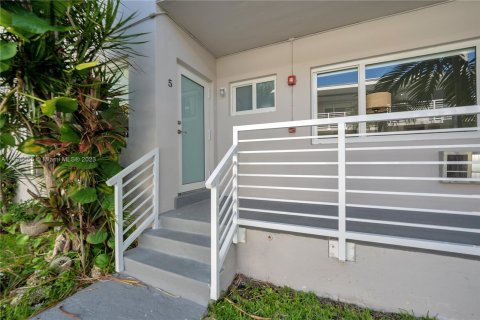 Appartement à louer à Bay Harbor Islands, Floride: 2 chambres, 102.19 m2 № 565015 - photo 6