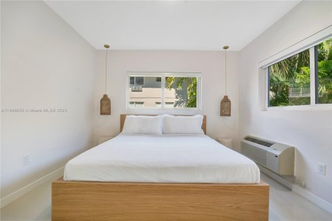 Apartment in Bay Harbor Islands, Florida 2 bedrooms, 102.19 sq.m. № 565015 - photo 26