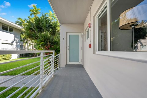 Appartement à louer à Bay Harbor Islands, Floride: 2 chambres, 102.19 m2 № 565015 - photo 5