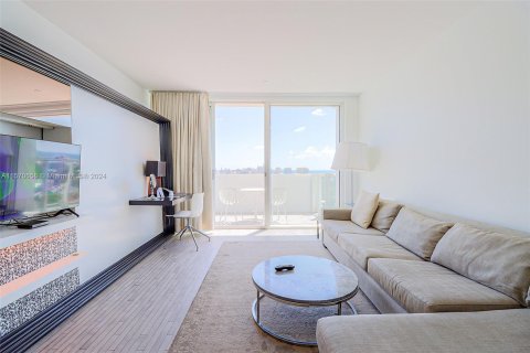 Condo in Miami Beach, Florida, 1 bedroom  № 1141738 - photo 11