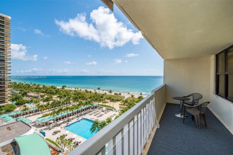 Condominio en venta en Bal Harbour, Florida, 2 dormitorios, 128.95 m2 № 1384261 - foto 19