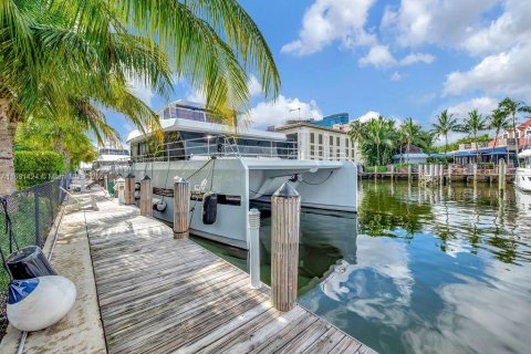 Condo in Fort Lauderdale, Florida, 2 bedrooms  № 1412306 - photo 16