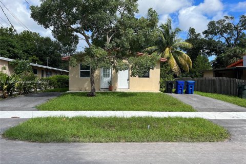 House in Fort Lauderdale, Florida 3 bedrooms, 78.97 sq.m. № 666356 - photo 1