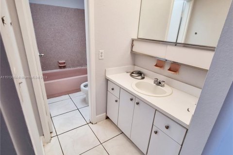 Condominio en venta en Pembroke Park, Florida, 2 dormitorios, 74.32 m2 № 944522 - foto 16