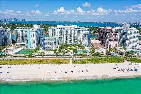 Condominio en venta en Miami Beach, Florida, 2 dormitorios, 96.62 m2 № 944587 - foto 1