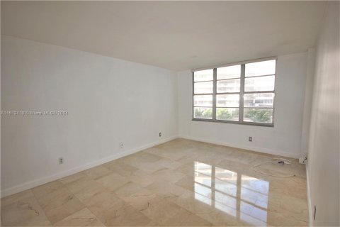 Condominio en venta en Miami Beach, Florida, 2 dormitorios, 96.62 m2 № 944587 - foto 16