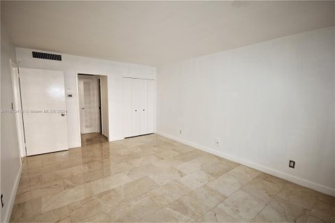 Condominio en venta en Miami Beach, Florida, 2 dormitorios, 96.62 m2 № 944587 - foto 18