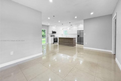 Villa ou maison à vendre à Miami Gardens, Floride: 3 chambres, 94.02 m2 № 1331578 - photo 6