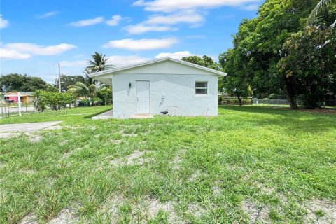 House in Miami Gardens, Florida 3 bedrooms, 94.02 sq.m. № 1331578 - photo 13