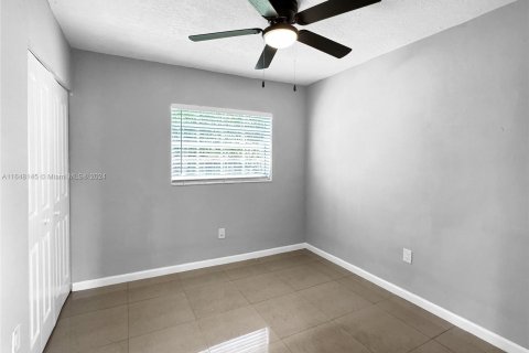 House in Miami Gardens, Florida 3 bedrooms, 94.02 sq.m. № 1331578 - photo 7