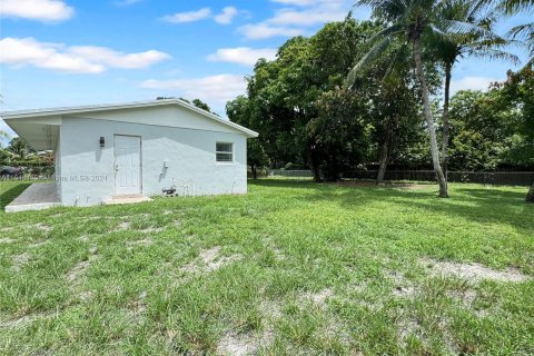 House in Miami Gardens, Florida 3 bedrooms, 94.02 sq.m. № 1331578 - photo 14