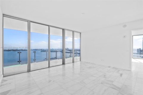 Condo in Miami, Florida, 4 bedrooms  № 876147 - photo 15