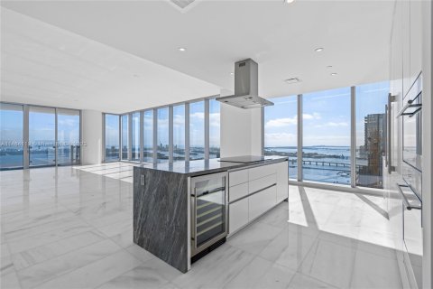 Condo in Miami, Florida, 4 bedrooms  № 876147 - photo 28