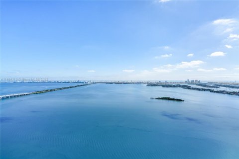 Copropriété à vendre à Miami, Floride: 4 chambres, 352.66 m2 № 876147 - photo 4