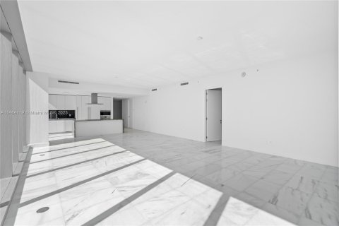 Condo in Miami, Florida, 4 bedrooms  № 876147 - photo 19