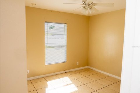 House in Cape Coral, Florida 3 bedrooms, 131.74 sq.m. № 1007782 - photo 13