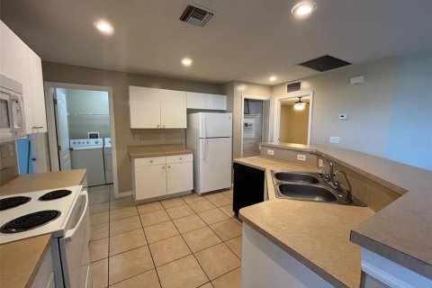 Casa en venta en Cape Coral, Florida, 3 dormitorios, 131.74 m2 № 1007782 - foto 27