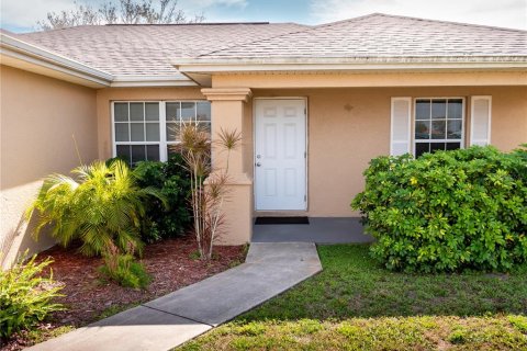 Casa en venta en Cape Coral, Florida, 3 dormitorios, 131.74 m2 № 1007782 - foto 3