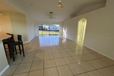 Villa ou maison à vendre à Cape Coral, Floride: 3 chambres, 131.74 m2 № 1007782 - photo 25