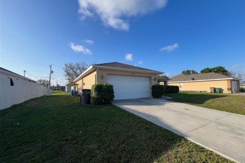 House in Cape Coral, Florida 3 bedrooms, 131.74 sq.m. № 1007782 - photo 20