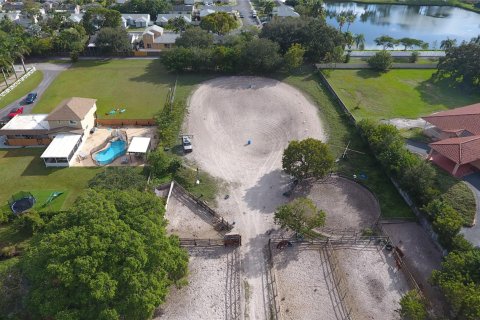 Villa ou maison à vendre à Davie, Floride: 3 chambres, 676.14 m2 № 880659 - photo 17