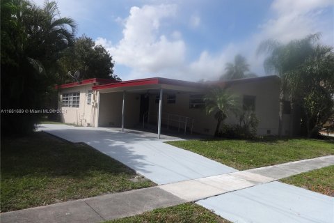 Casa en venta en Hollywood, Florida, 3 dormitorios, 167.32 m2 № 1413481 - foto 4