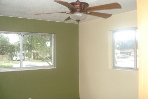 Casa en venta en Hollywood, Florida, 3 dormitorios, 167.32 m2 № 1413481 - foto 11